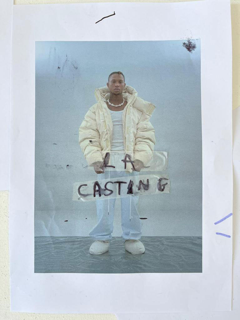 entire la casting